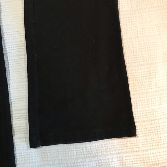 Pink yoga pants. - Picture 5 of 5